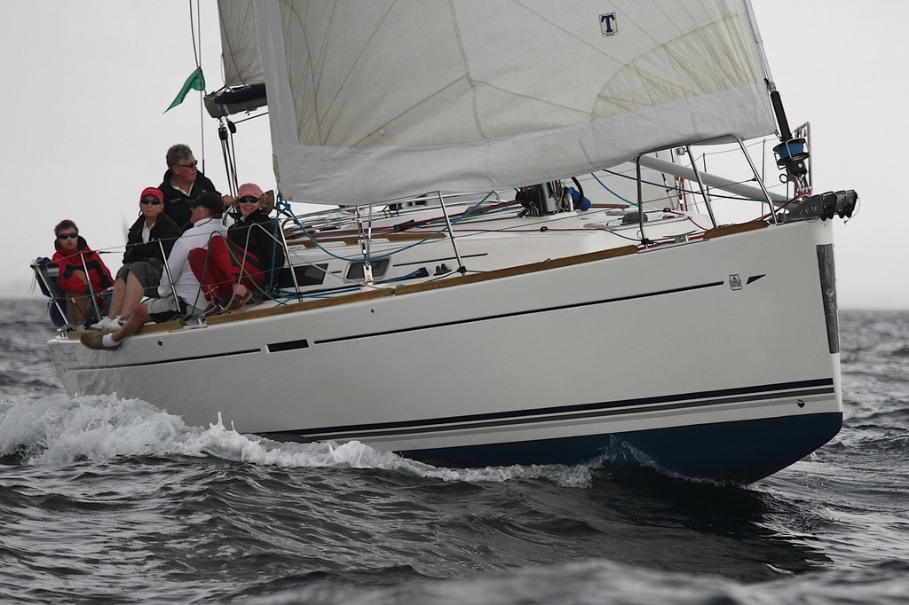 In addition to winning Division 6, Gordon Dunbar won the Loyalty award and free entry to next year's regatta. © Bernie Kaaks